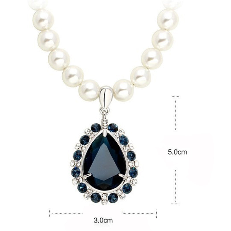 Rhinestone Pendant Necklace