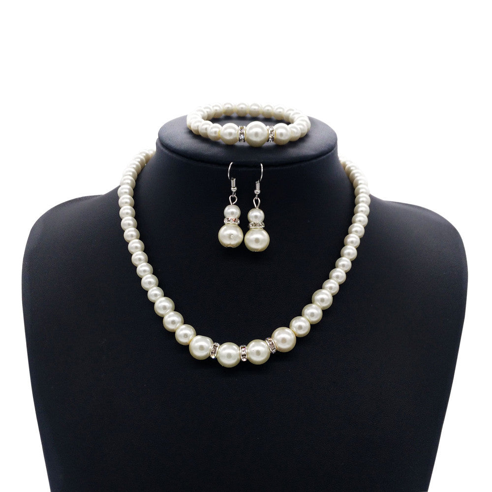 Pearls And Crystals Necklace Set
