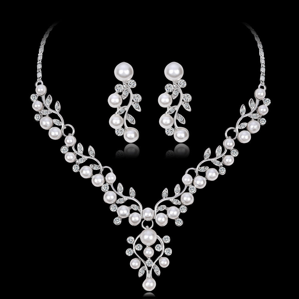 Drop Floral Pearl And Stones Necklace Set