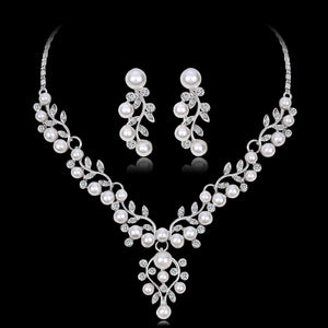Drop Floral Pearl And Stones Necklace Set