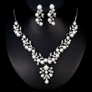 Drop Floral Pearl And Stones Necklace Set