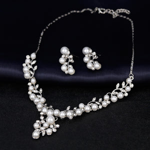 Drop Floral Pearl And Stones Necklace Set