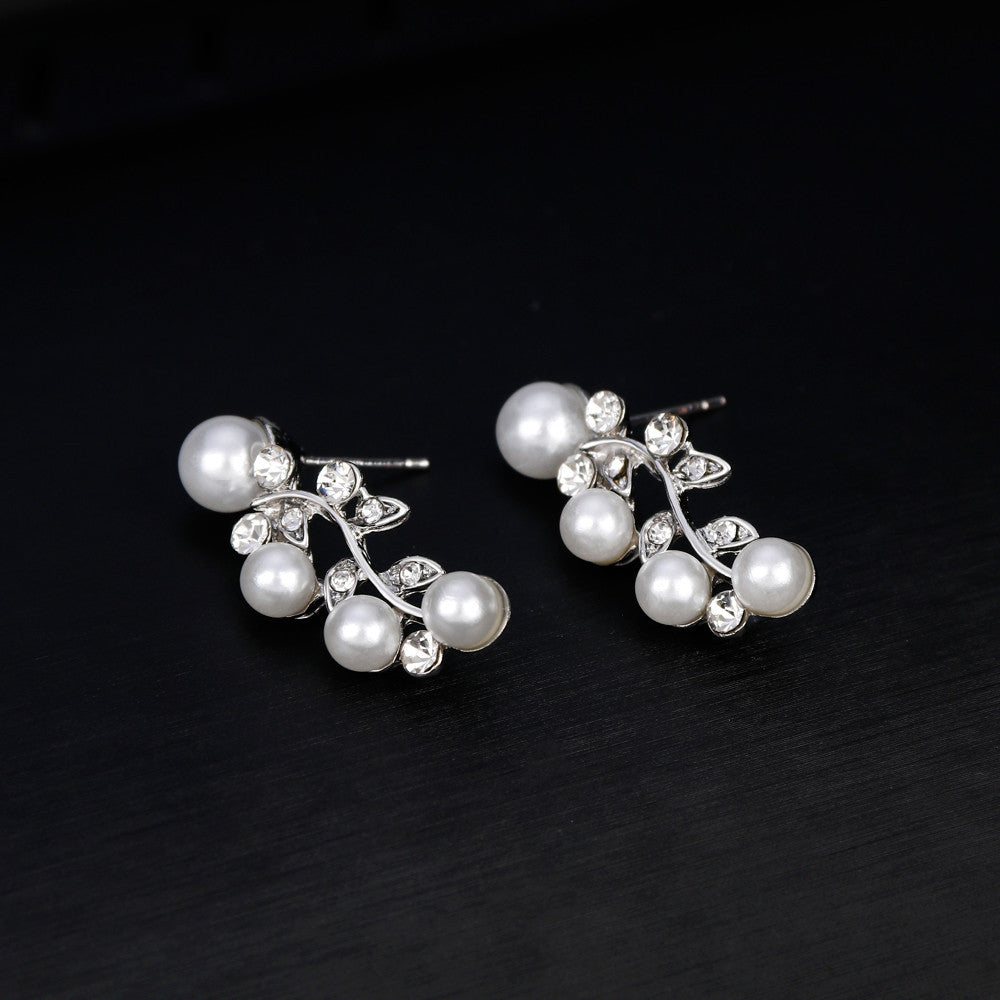 Drop Floral Pearl And Stones Necklace Set