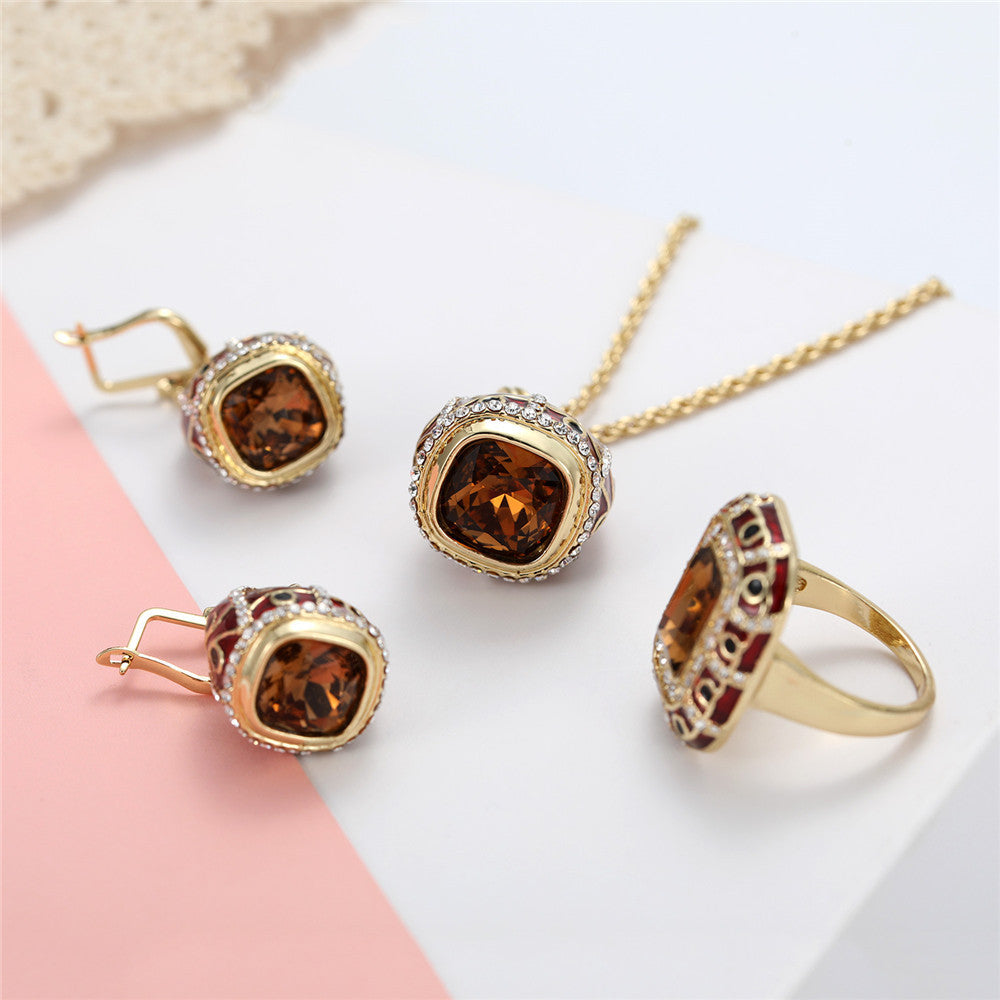 The Elizabeth Necklace Sets